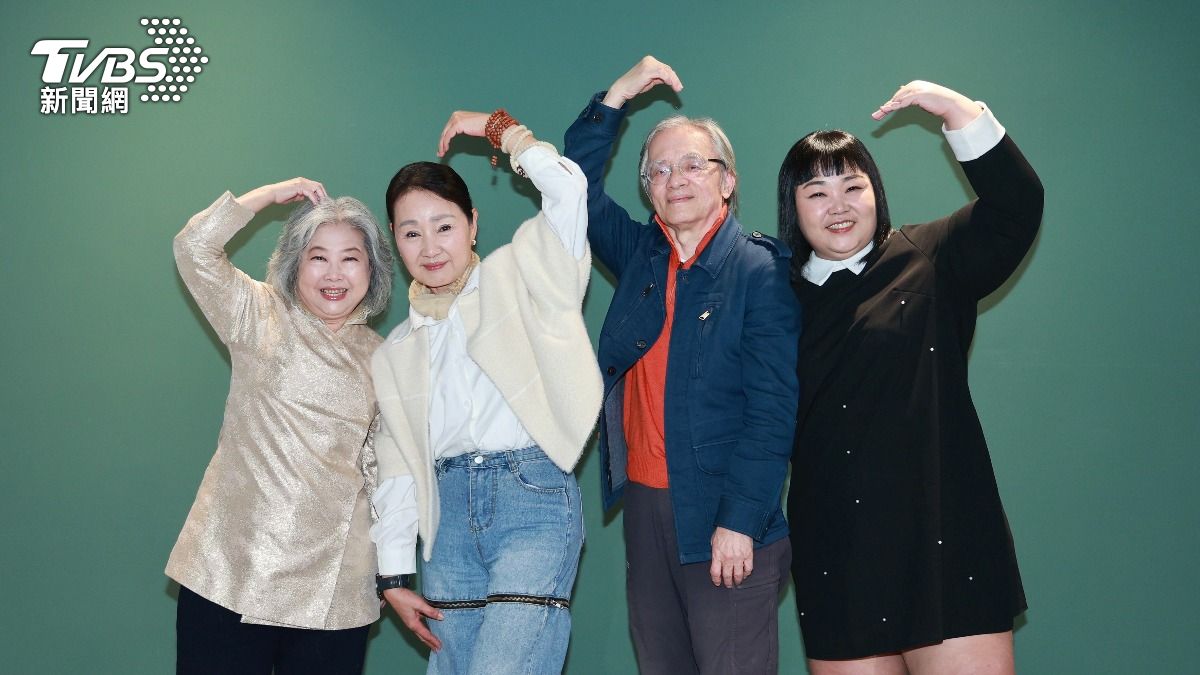 吳碧蓮(左起)、鮑正芳、鄧志鴻、廖慧珍出席茶敘。(圖/黃城碩攝)