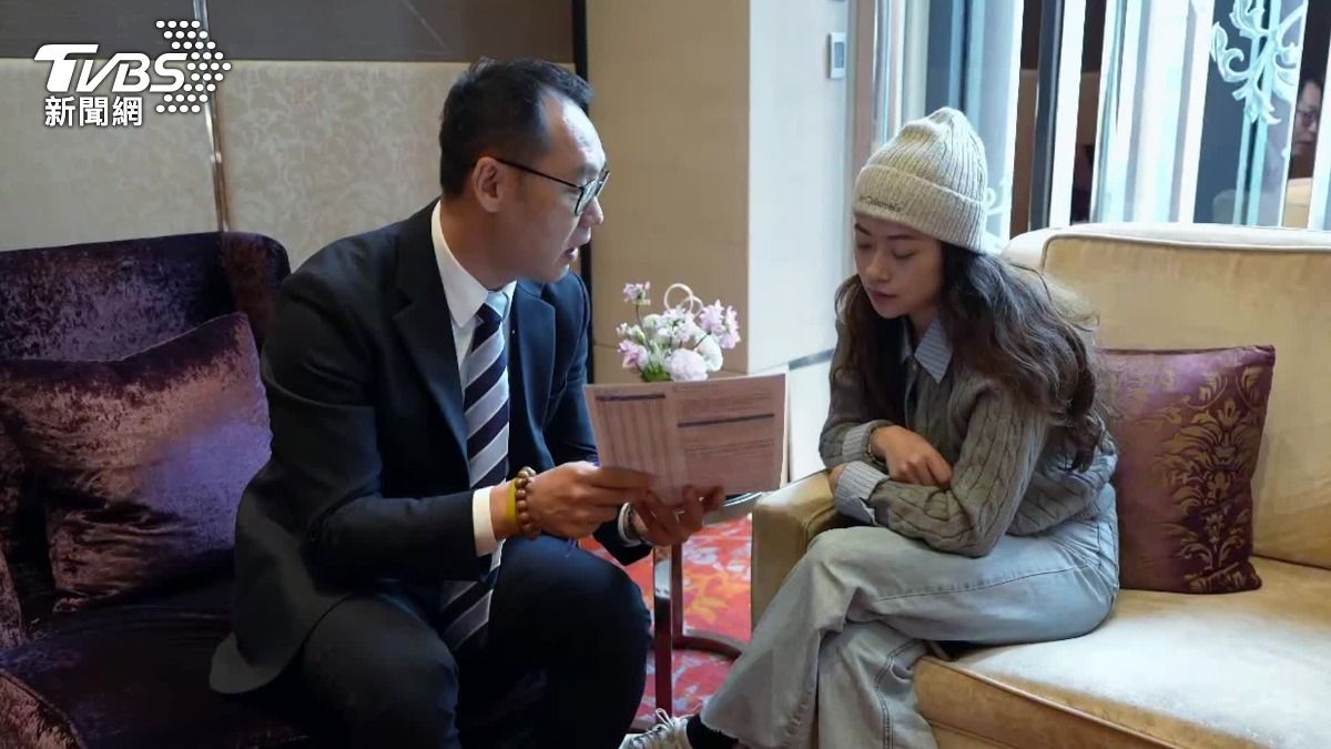 人壽公司推出台灣首張日圓保單搶市。(圖/TVBS)