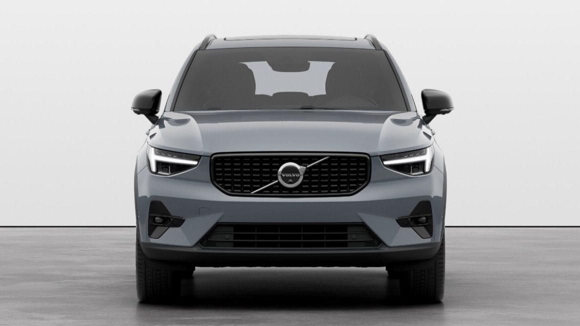 2022年發表的小改XC40也在這次可以OTA升級的範圍中。(圖/Volvo提供)