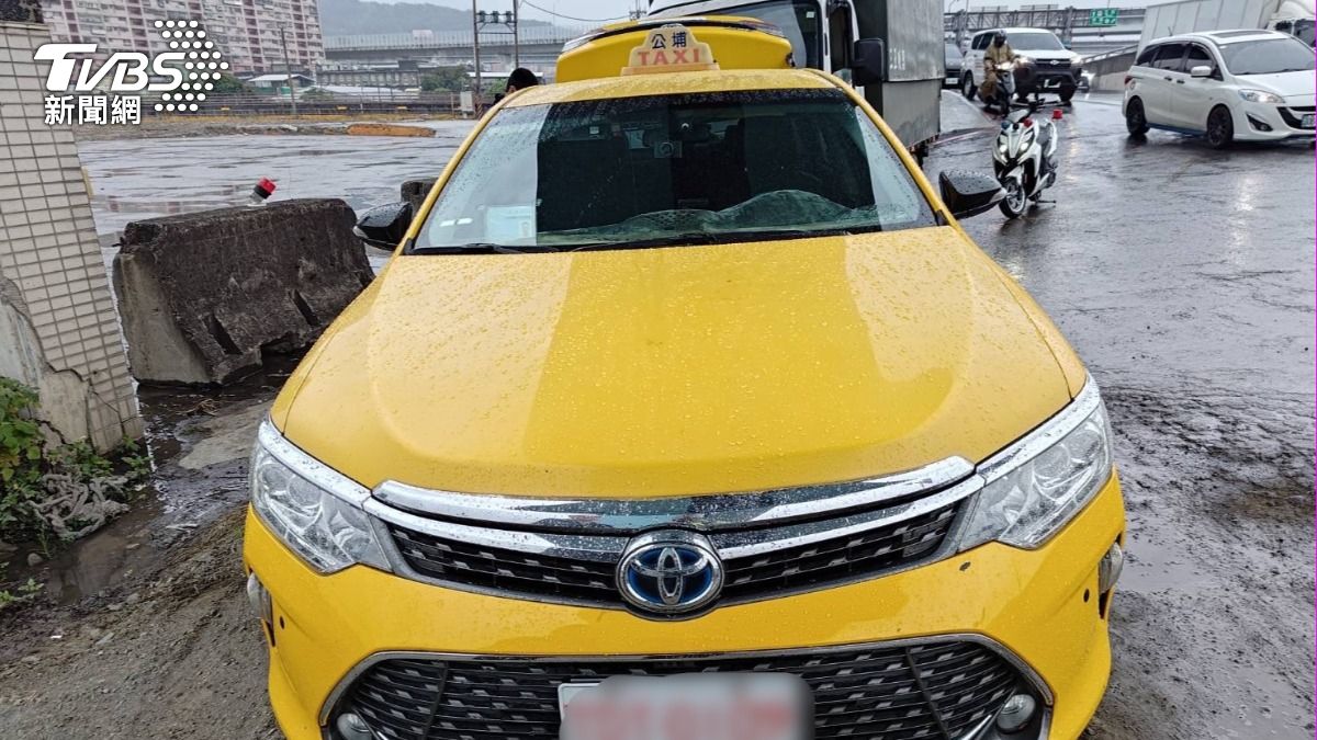 肇事計程車。(圖/TVBS)