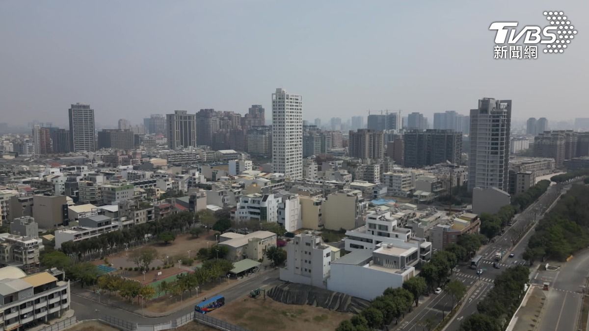 房市買氣降溫、成交速度放緩,不少屋主選擇「以租代售」,先度過這段期間。這趨勢也讓有心人士有機可乘。(圖/TVBS)