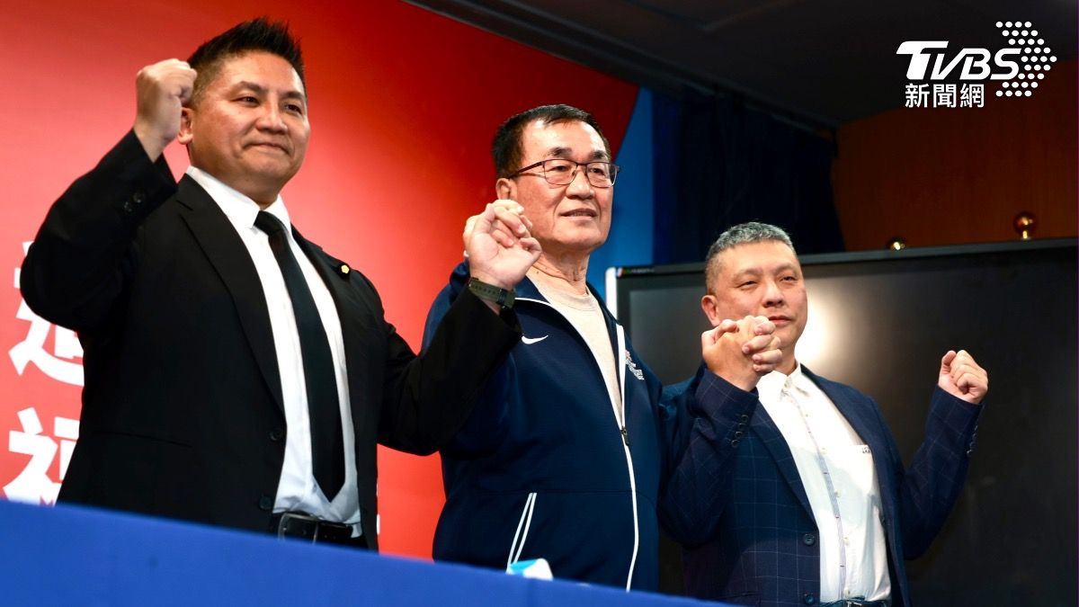 國民黨主席鄭麗文正式徵召立委吳宗憲、前北市副市長李四川與醫師翁壽良參選新北、宜縣與嘉義市。(圖/華子琛攝)