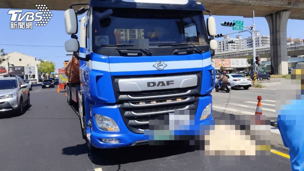台中驚悚死亡車禍!78歲翁騎右轉道直行 遭聯結車撞輾斷魂