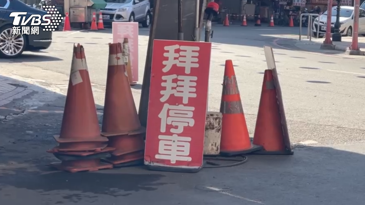 北港停車亂象!朝天宮旁「免費停車」有條件 得買300元金紙惹民怨