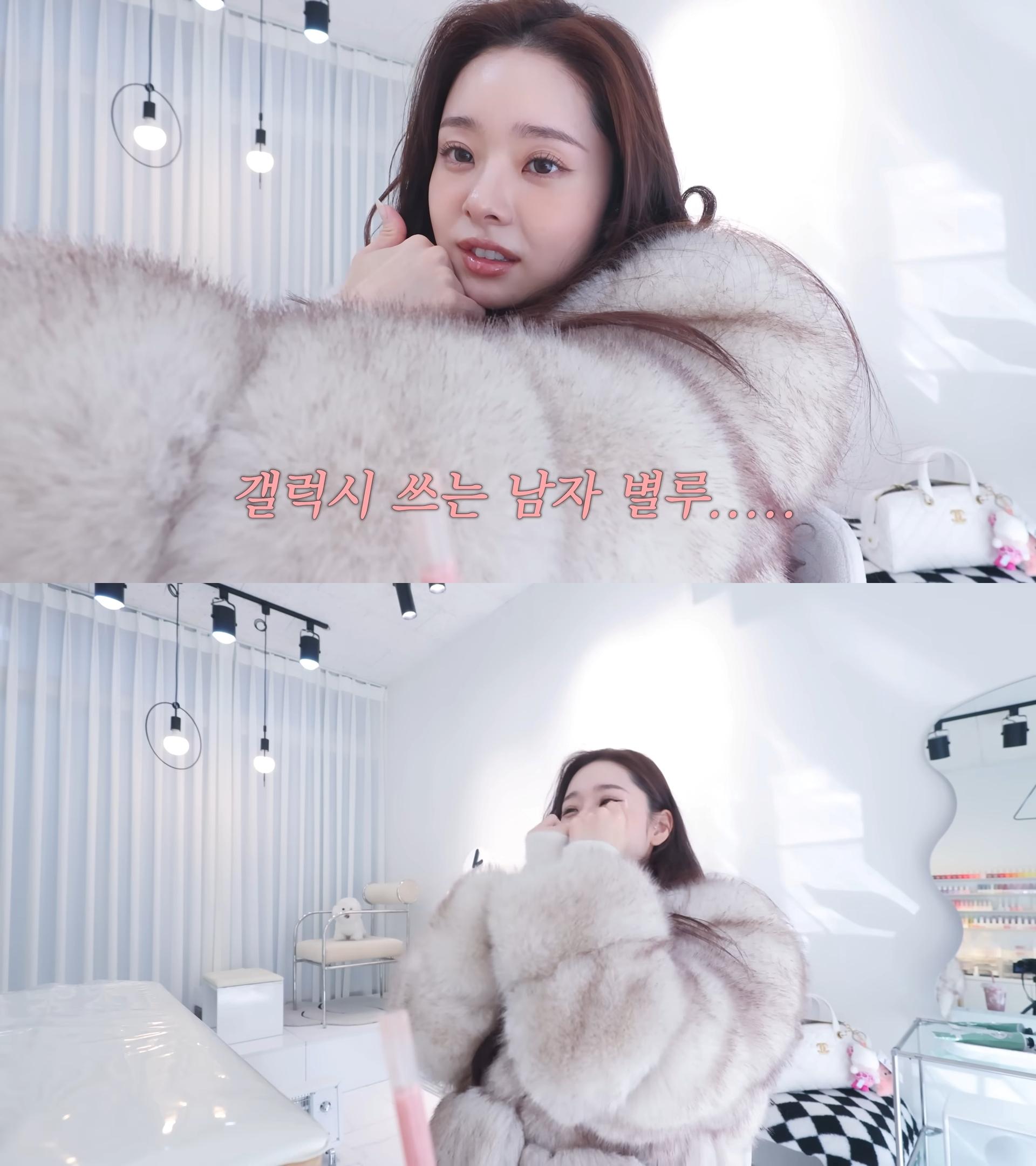 聽到朋友設想男友用Galaxy的情境,宋知娥還嚇到吃手手。(圖/翻攝自TheFreezia YouTube)