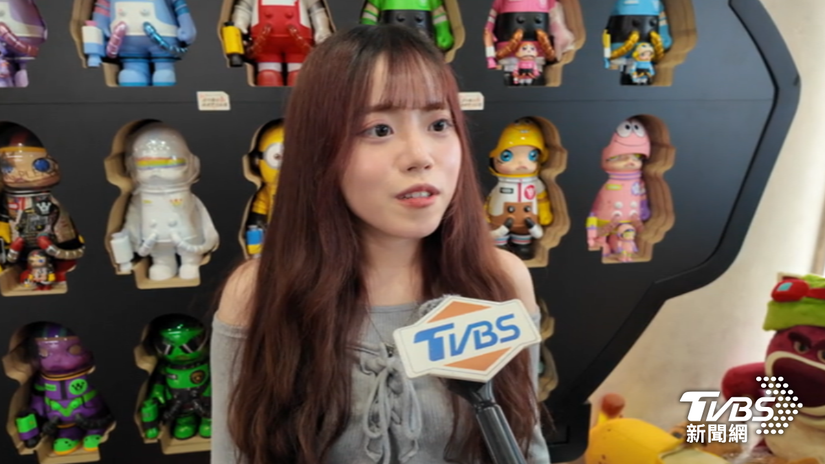 玩具盲盒店店員指出,每個IP客群不同,商品多樣化才能吸引更多客源。(圖/TVBS)