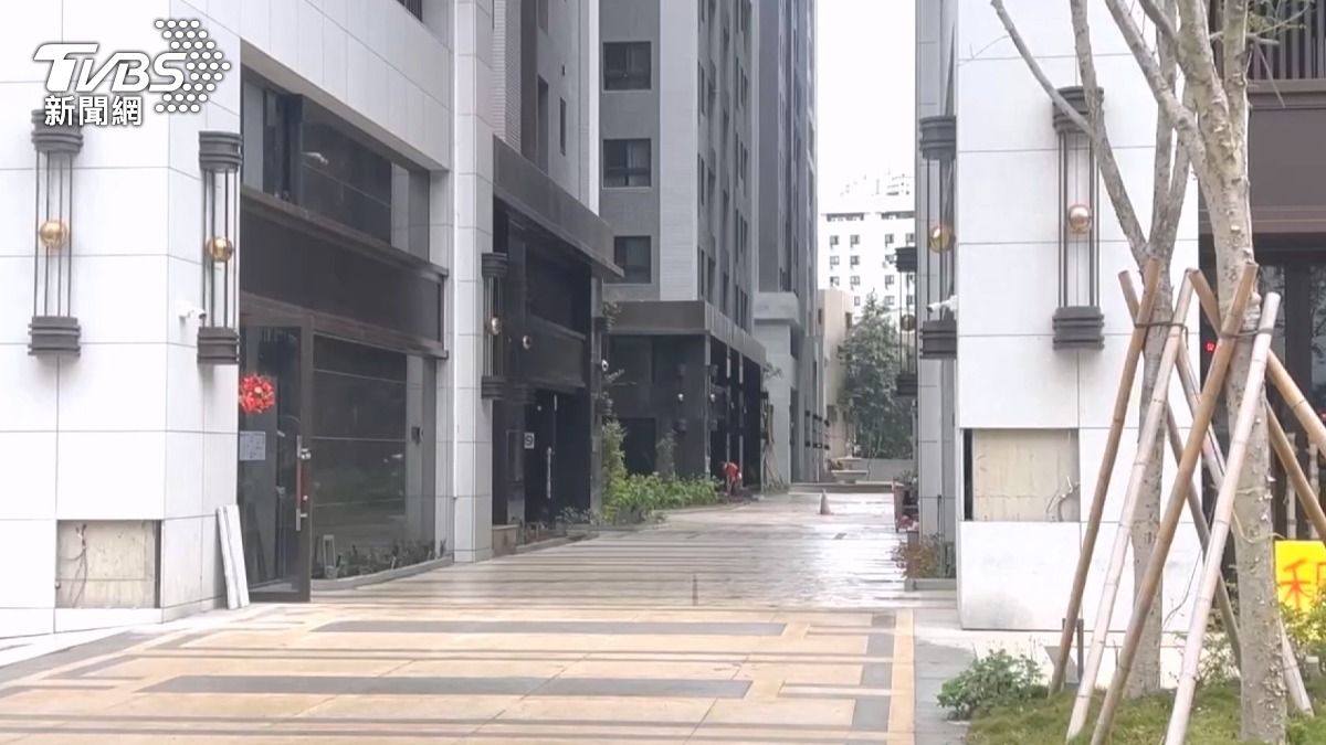 藝人海產新房遭闖入!物業主管「熟知監視器角度」犯案 監視器消失5天曝光。(圖/TVBS)