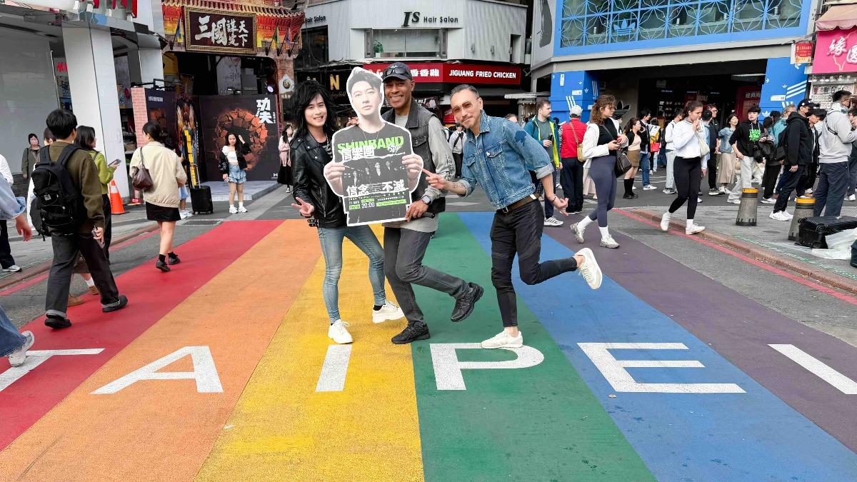 信樂團跟年輕人接軌。(圖/信世紀音樂提供)