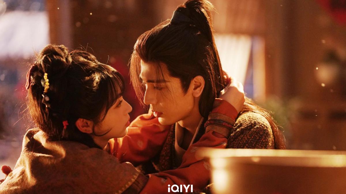 張凌赫(右)與田曦薇在劇中曖昧氛圍滿點。(圖/iQIYI提供)
