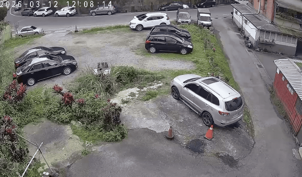 基隆市七堵區今日中午發生一起重大車禍。（圖／TVBS）