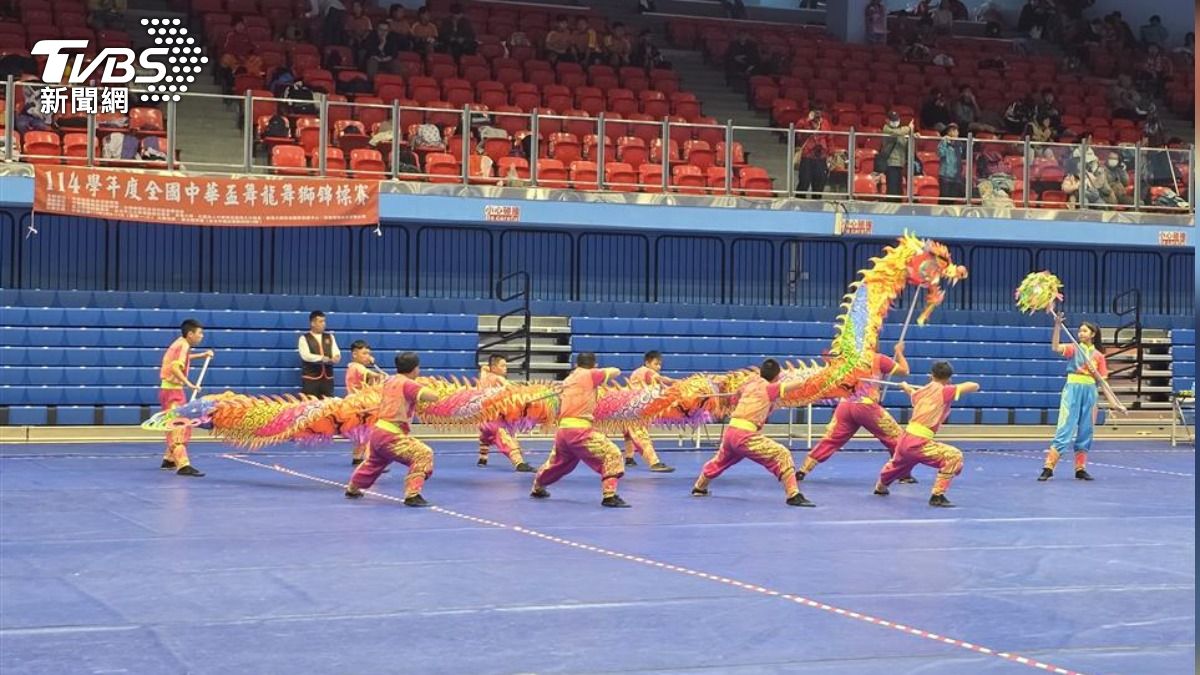 芳苑國中競技舞龍全國賽勇奪4金 佳績助攻學生升學再添亮點