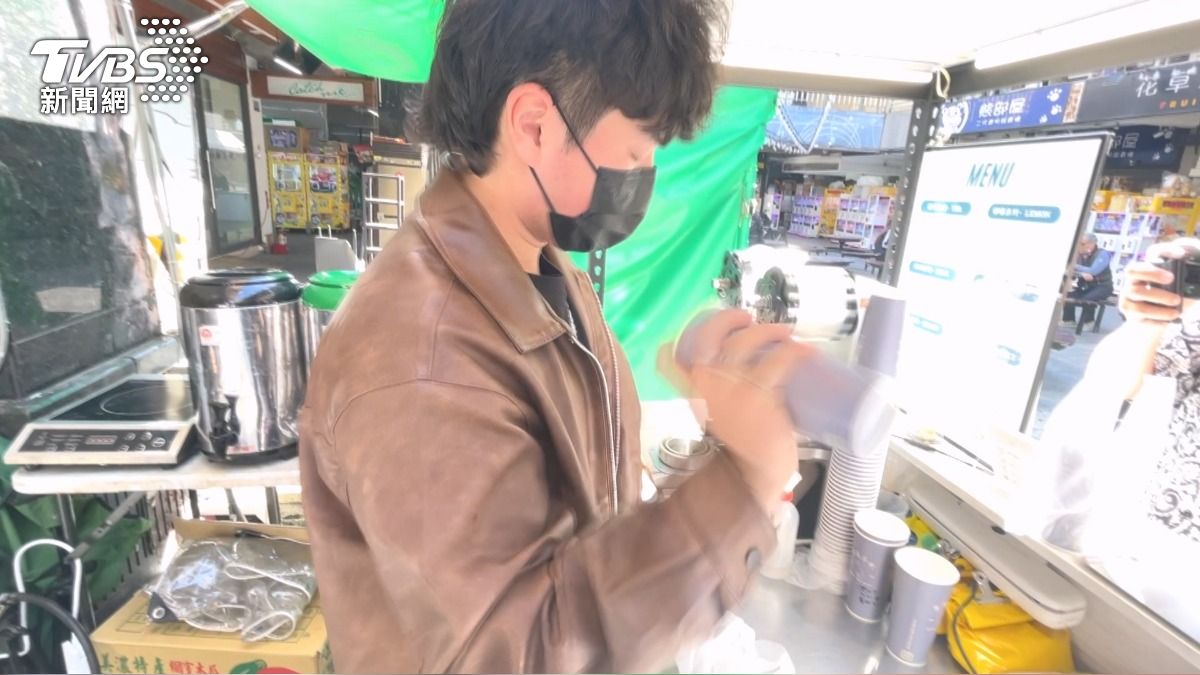 影音/大學生創業擺攤遭竊4.3萬!小偷「繞攤位下手」房租整月營收全沒了。(圖/TVBS)