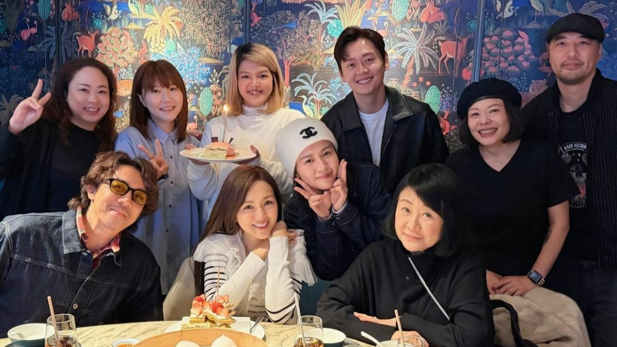 49歲謝安琪少女味十足慶生 視帝攜女友驚喜現身