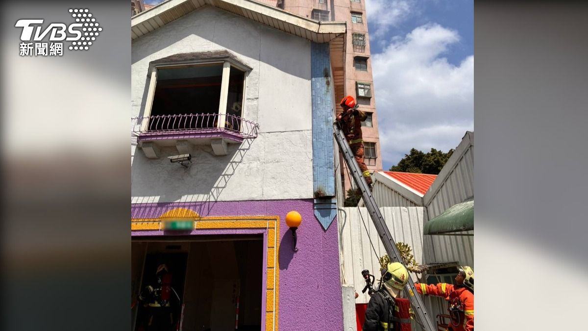 快訊/土城汽車旅館火警!18間房客急疏散 疑電線走火險延燒