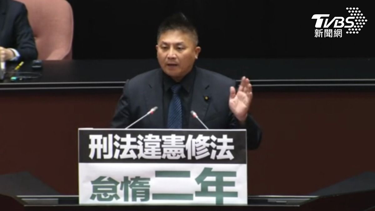 藍委吳宗憲痛批法務部怠惰,要求部長鄭銘謙向國人公開道歉。(圖/TVBS)