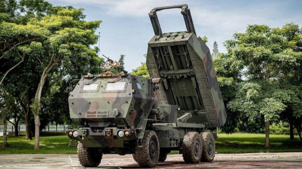 海馬士多管火箭系統發射車。(圖／軍聞社)