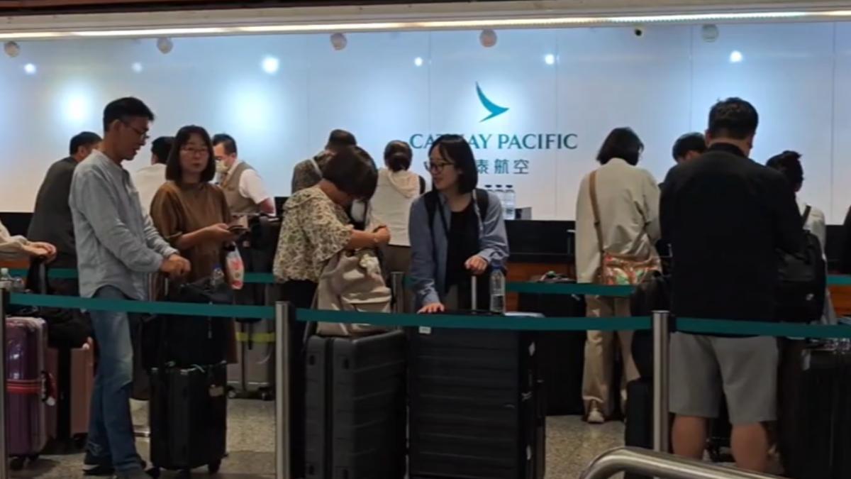 國泰航空率先宣布調漲燃油附加稅。(圖/TVBS)