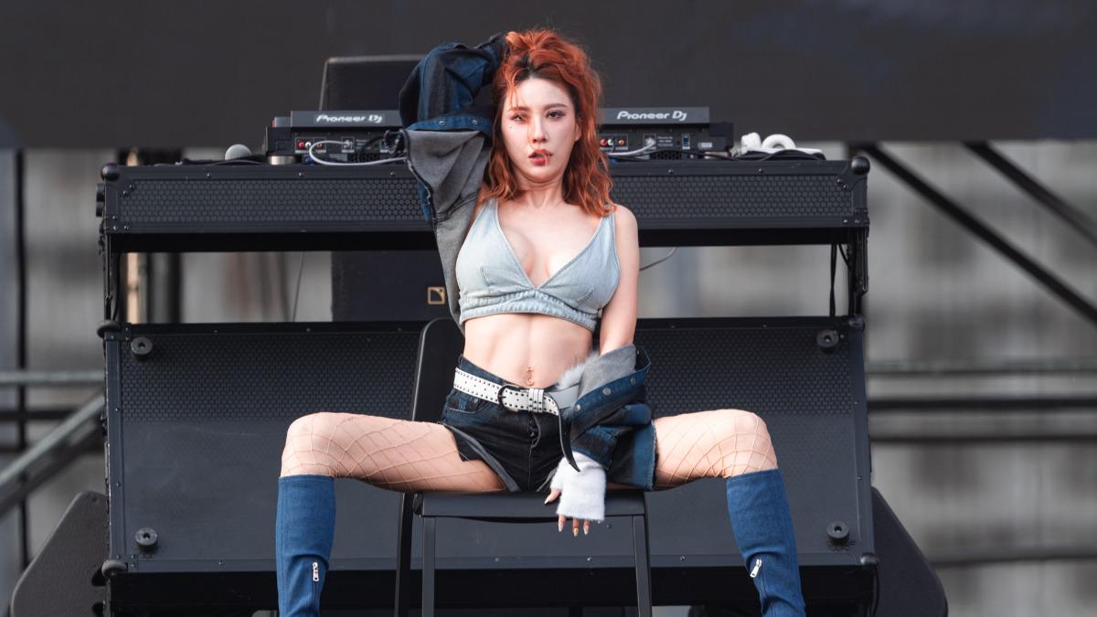 《黑澀會》美眉燒60萬整形!臉開3洞、隆乳樣樣來美成這樣
