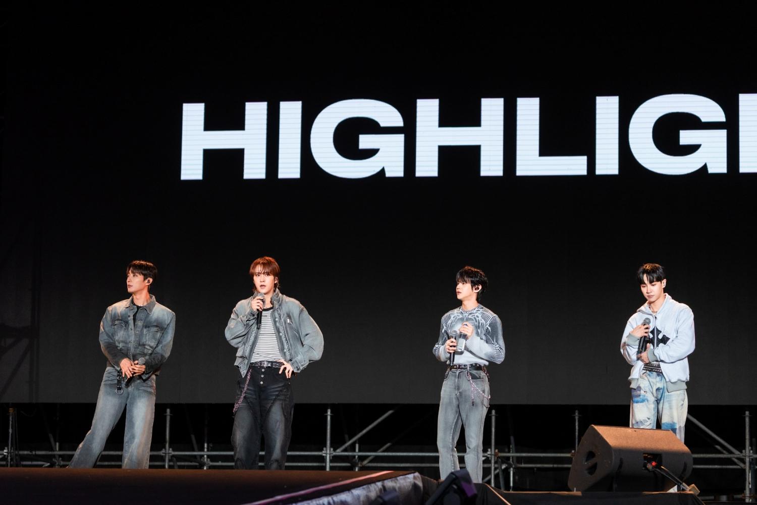 HIGHLIGHT四帥魅力登台引爆全場尖叫。(圖/讀者提供)
