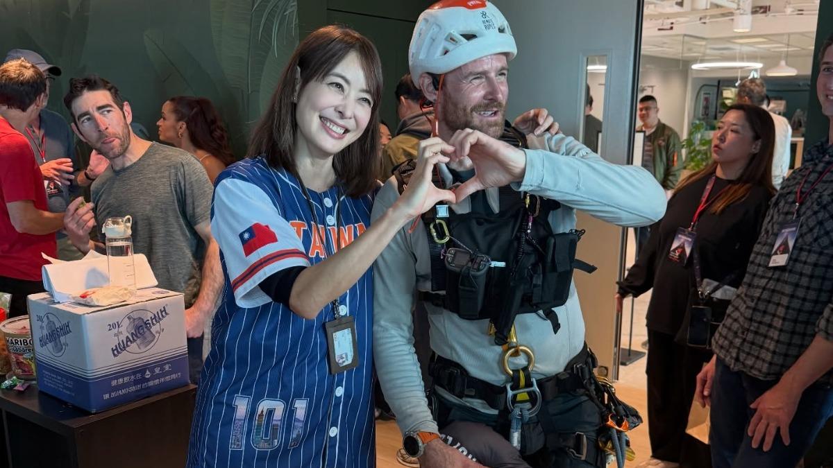 1個洞都不能鑽!賈永婕揭霍諾德攀101「超狂前置」 讚:世界最強團隊