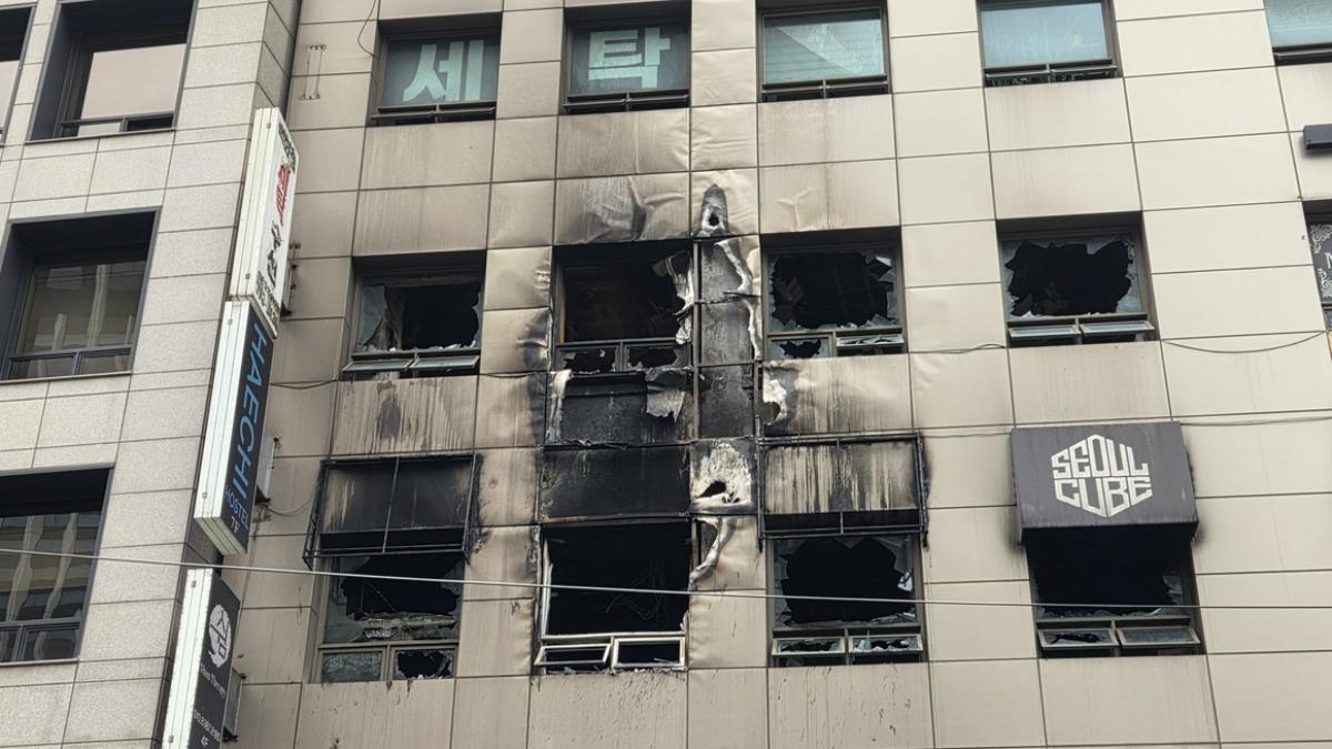 這起火災受害者多為外籍觀光客,一名50多歲的日本女性至今仍未恢復意識。(圖/翻攝自韓聯社)