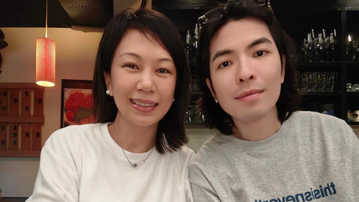 臉裡全是愛！蕭敬騰情人節肉麻金句曝光　甜收墨鏡、名錶超浪漫