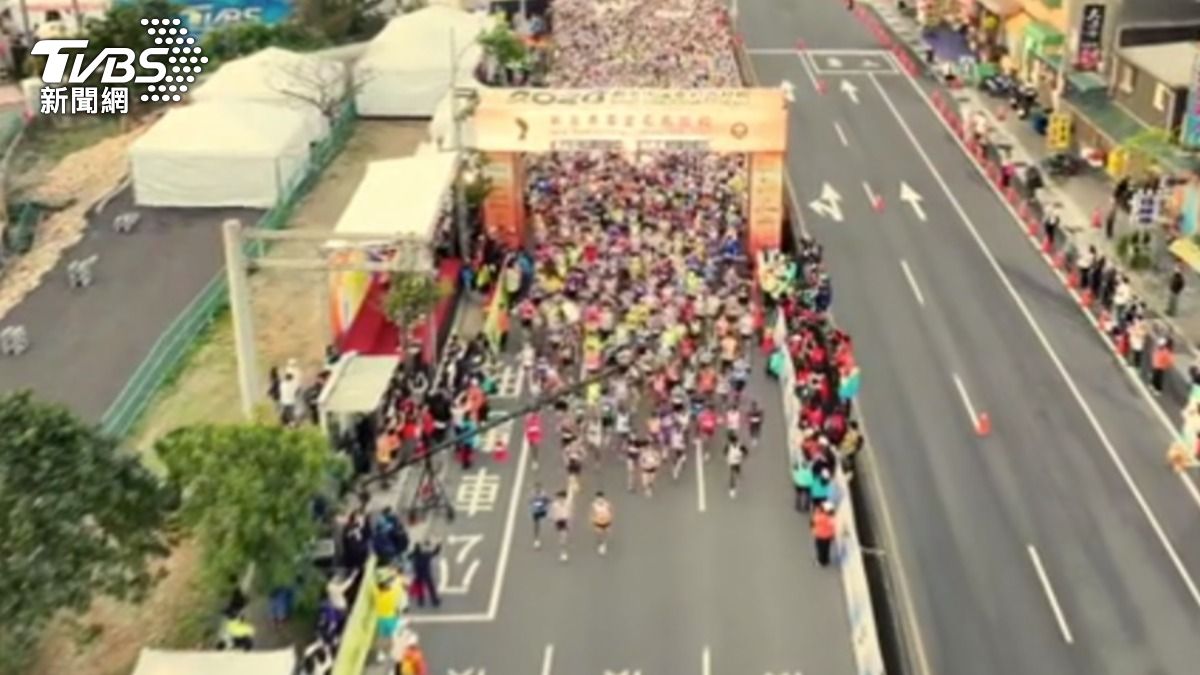 2026萬金石馬拉松盛大開跑。(圖/TVBS)