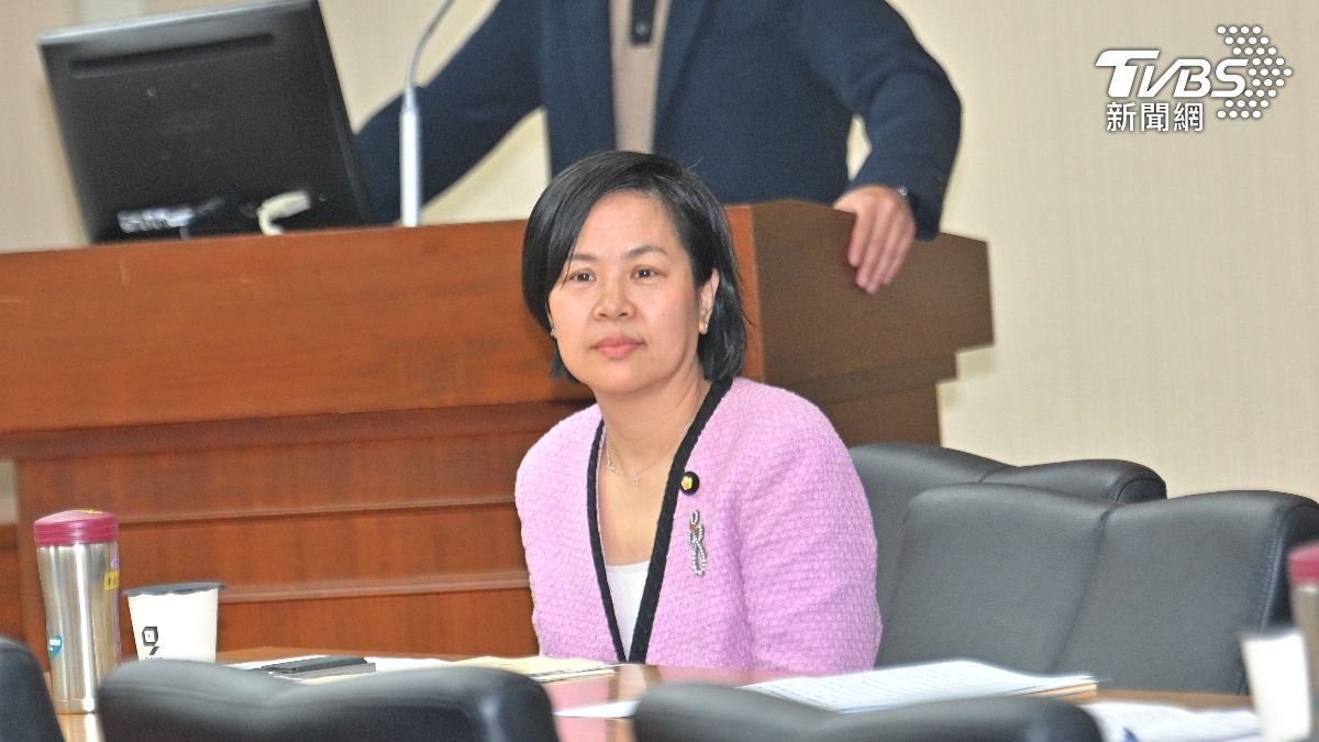 嗆劉世芳「不敢上台」接受質詢 李貞秀怒:侮辱台灣民主