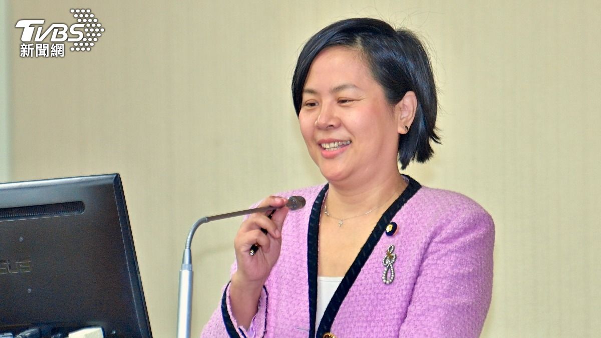 立法院內政委員會今(16)日邀請內政部長劉世芳報告業務概況並備詢,同時各界也關注這是民眾黨陸配立委李貞秀首次在內政委員會質詢。(圖/胡瑞麒攝)