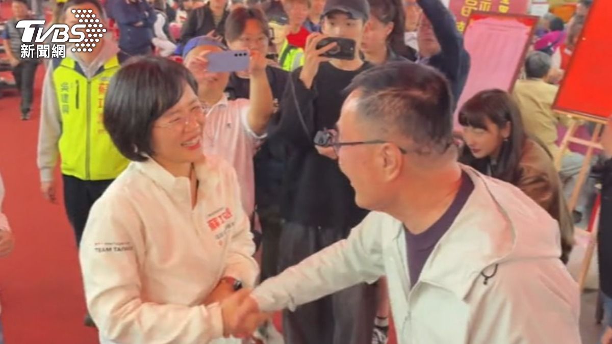 李四川與蘇巧慧首度同框較勁,新北市長選情持續加溫。(圖/TVBS)