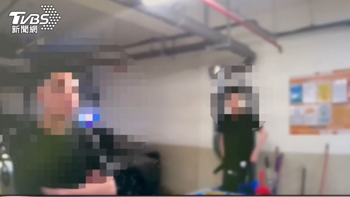 警方獲報趕抵現場，將涉案人士全帶回。（圖／TVBS）