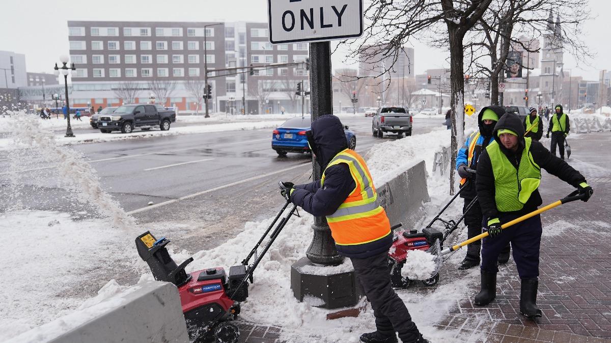 冬末最強炸彈氣旋席捲美國!中西部見數英尺積雪 千架航班停擺