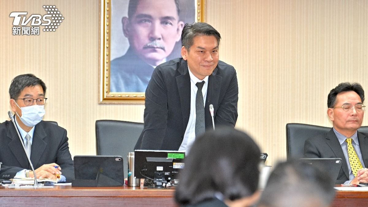 拒李貞秀質詢官員遭白委圍剿　李柏毅拋問：全國民眾可接受嗎？