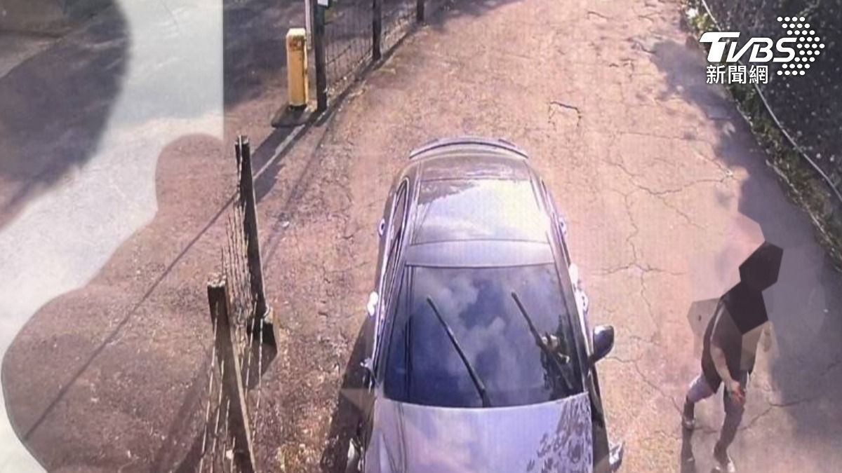 快訊/三峽通緝犯開賓士撞行人肇逃 警急轟2槍追緝中
