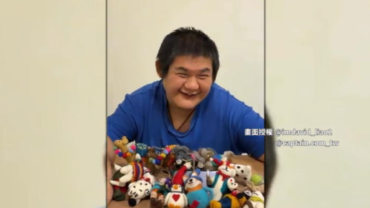 腦性麻痺的大衛網售羊毛氈娃娃遭棄單。(圖/授權@captain.com_tw、@imdavid_liao2)