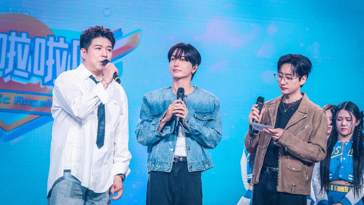 節目找來SUPER JUNIOR神童(左)、利特(中)兩大巨星擔任飛行評審。(圖/華視提供)