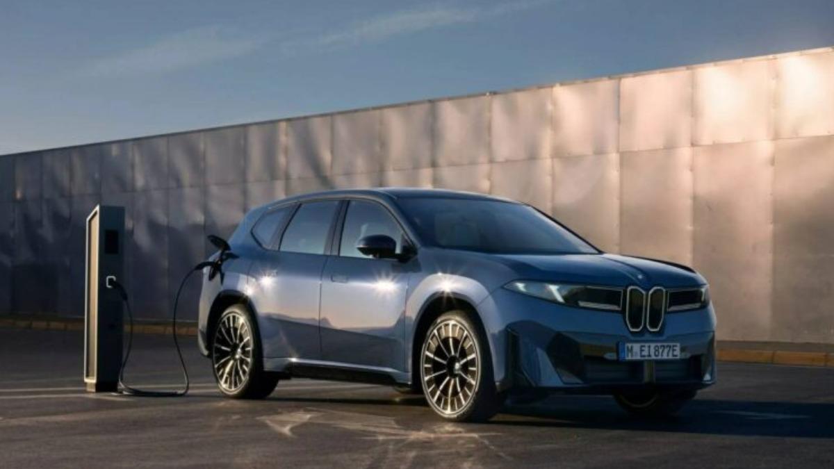 iX3支援高達400 kW的快充能力。(圖/BMW提供)