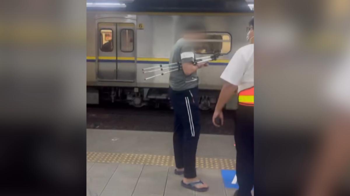 運轉員發現後馬上前往查看,並將兩人隔開,隨後雙方便各自離開。(圖/翻攝Threads_jiangbochen8)