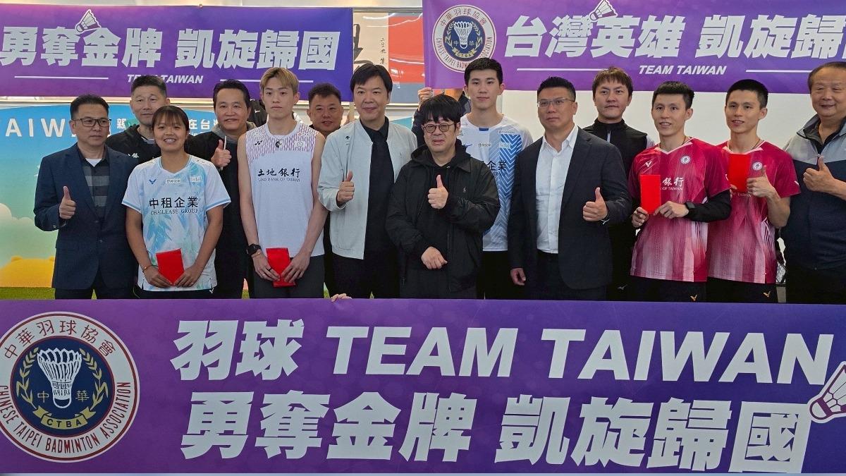羽球/台灣羽球連奪3金 理事長張國祚親接機:羽壇士氣大振