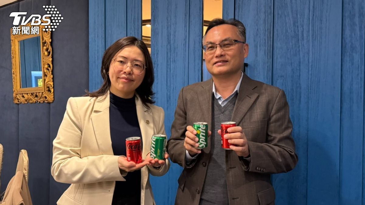 福貞控股(8411)執行副總李毓嵐(左)、財務長藍建中(右)。(圖/謝佩穎攝)
