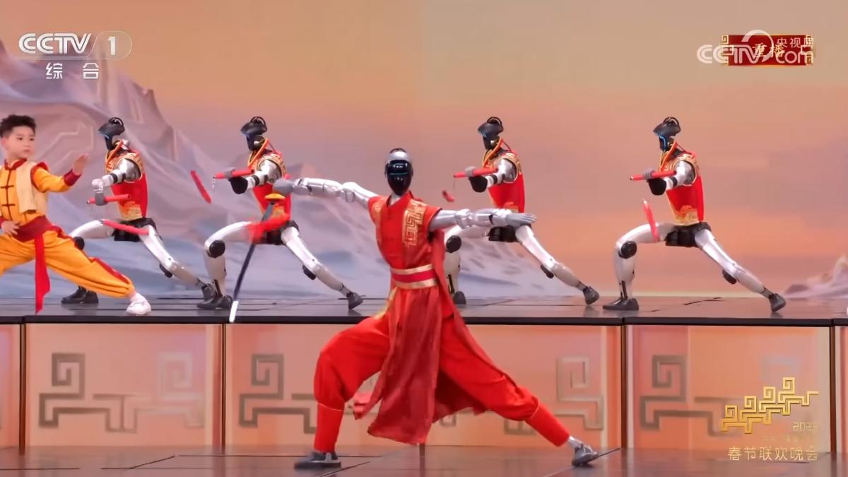 大陸今年春晚機器人武術秀引發熱議。(圖/CCTV)