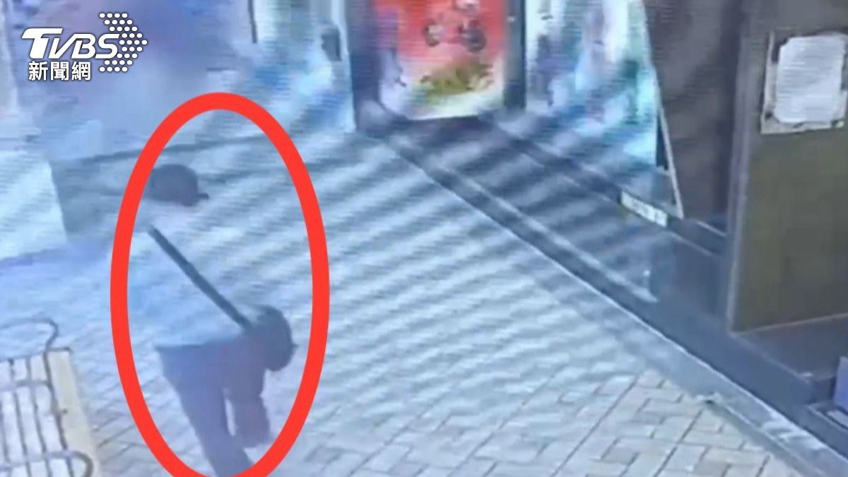 港籍男北捷偷皮夾「國外共犯狂盜刷」　他變裝逃亡一周落網