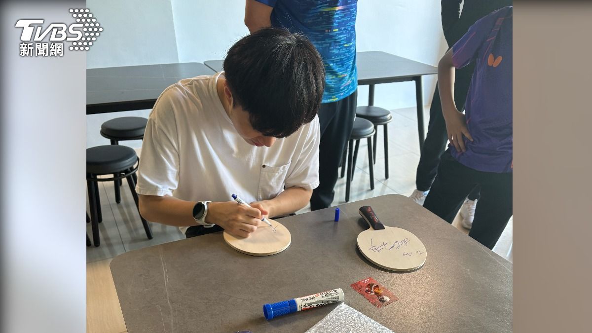 替罹癌粉絲圓夢！桌球國手林昀儒返鄉赴約。（圖／宏道基金會提供）