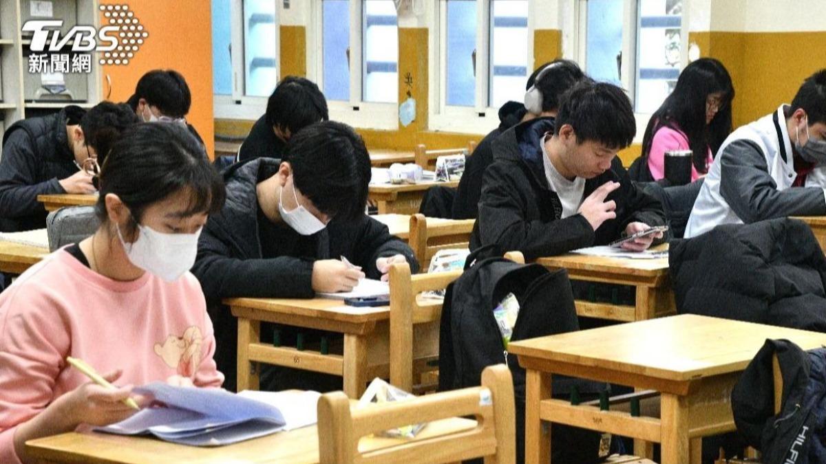 申請入學名額創新低!64所大學釋出5萬名額 24日開放報名