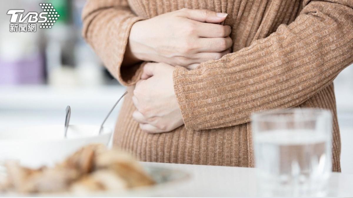 王宇婕腹痛送醫竟「闌尾穿孔」!醫:痛點「轉到這」快送醫