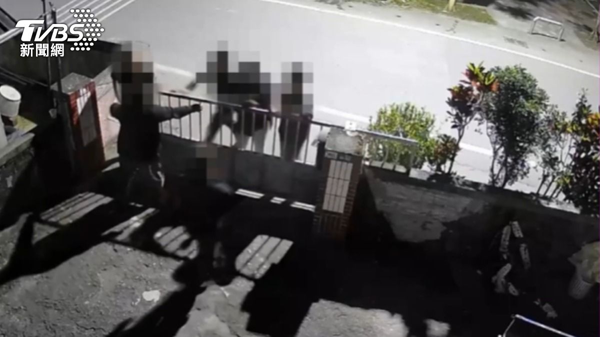新娘親友爆衝突!他換氣過度昏倒 友幫尋仇放鞭炮、砸酒瓶