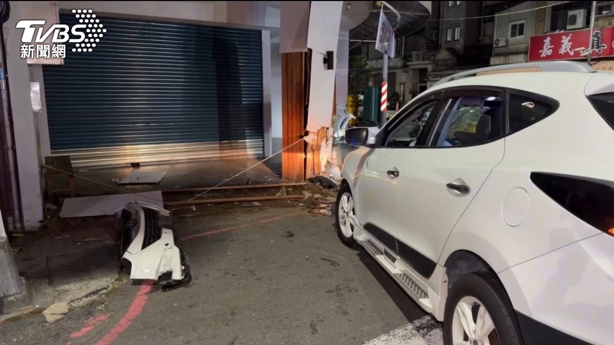 男自撞滿臉血「先買杯飲料壓壓驚」！快篩毒駕、無照恐罰18萬