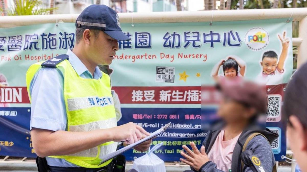 外籍看護闖馬路遭警方開罰單，原因是急著把外帶餐點送回家給雇主才違規過馬路。（圖／香港01）