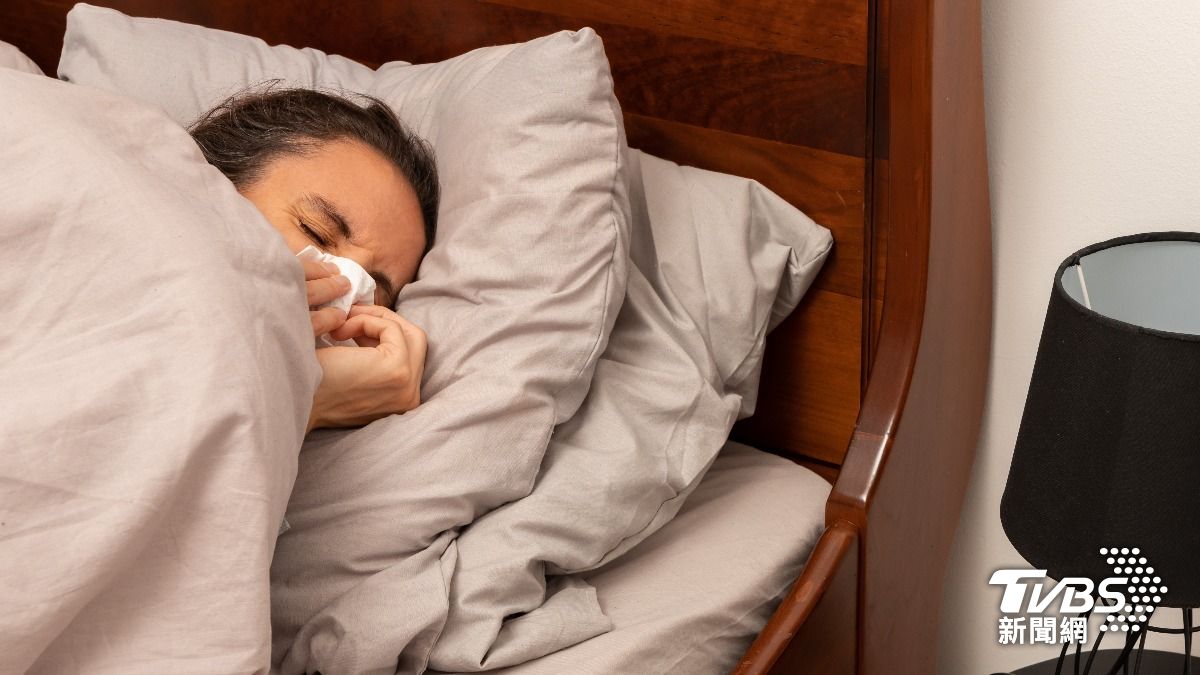 黑眼圈消不掉?中醫揭「過敏5症狀」:3穴位按摩甩鼻炎