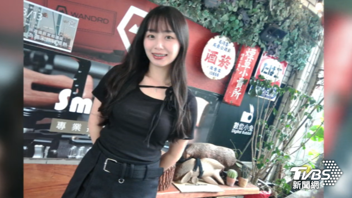 小DC充滿年代感,業者指出「富士X100VI、Ricoh GR IV」供不應求。(圖/TVBS)